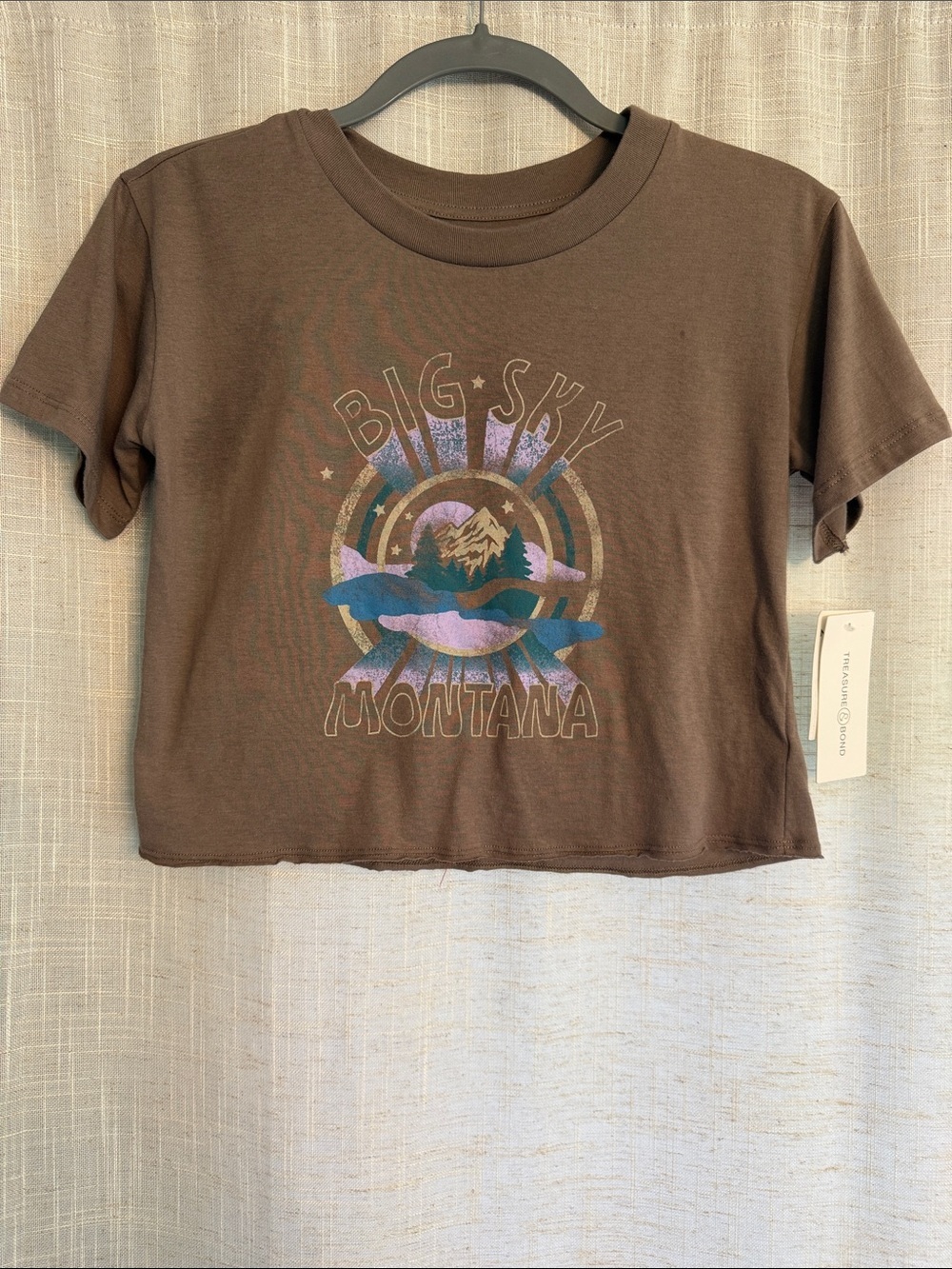 NWT - M - Big Sky Montana Women’s Crop Brown Graphic Short Sleeve Tee
